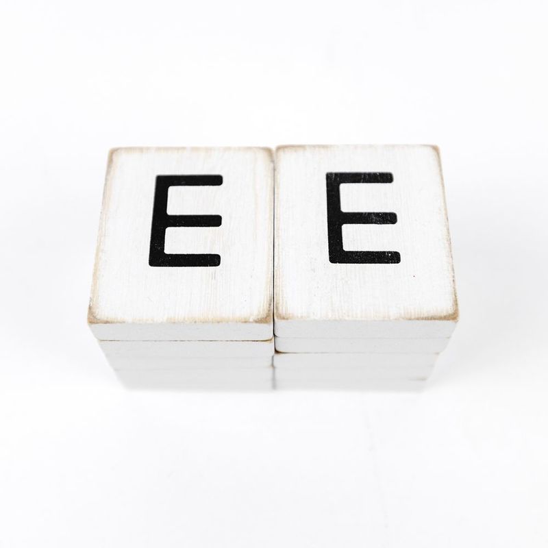 Extra Letters (E) White/Black Adams Ledgie Adams & Co.   