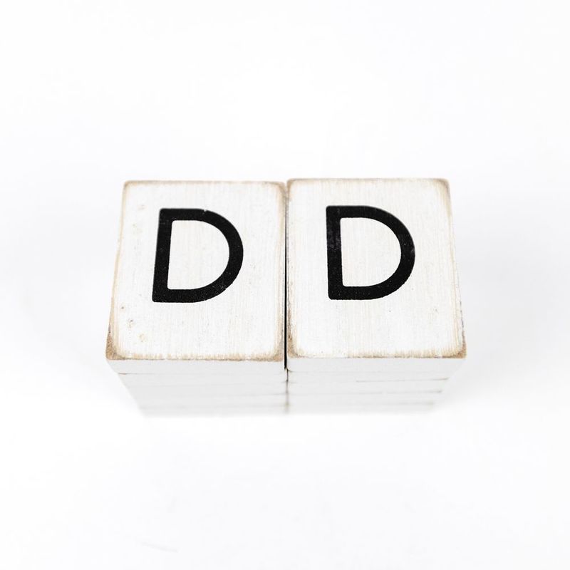 Extra Letters (D) White/Black Adams Ledgie Adams & Co.   